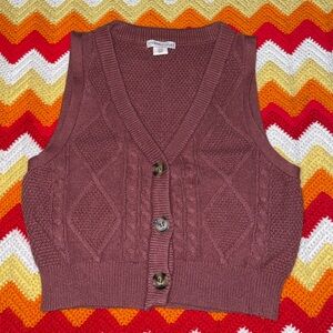 KNIT VEST